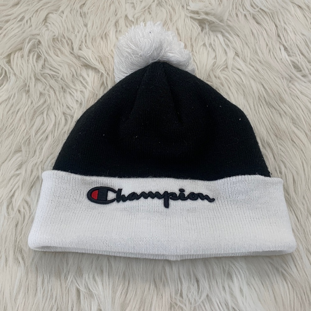 Champion Script Beanie‎ with Pom. OS